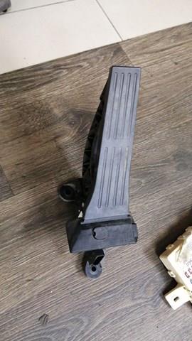Педаль акселератора 327003S110 HYUNDAI