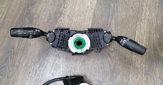 Перемикач підрульовий, правий 35256TA0A02 HONDA