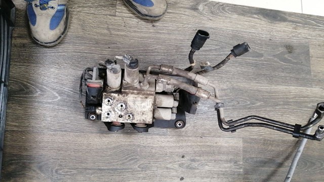 Блок шинних кранів 37206781488 BMW