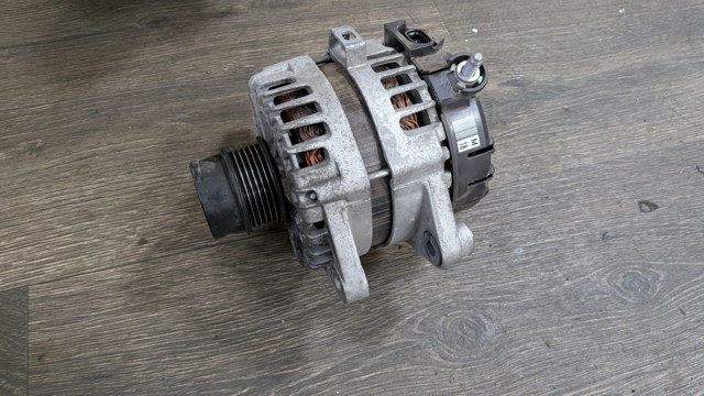 Генератор автомобільний 373002B960 HYUNDAI
