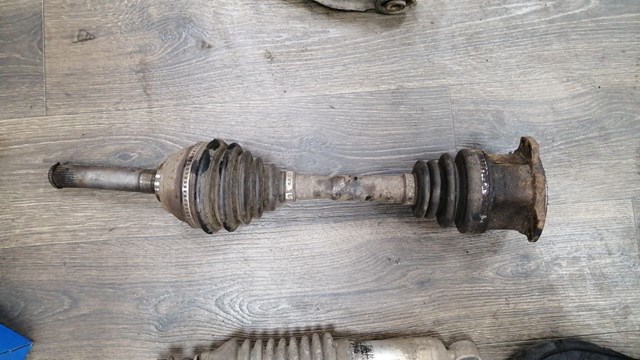 Піввісь (привід) передня 391002S660 NISSAN