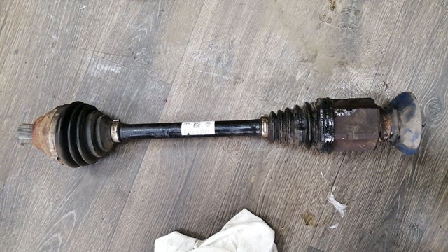 Привід правий 3Q0407272BH VAG