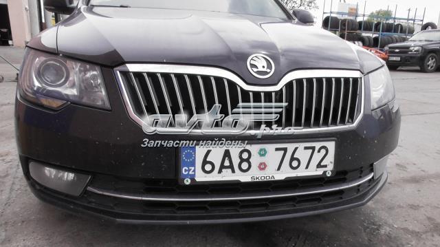 Бампер на авто 3T0807221L VAG