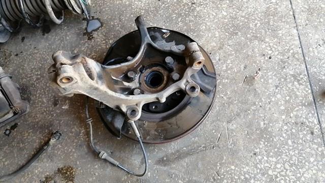 Цапфа - поворотний кулак передній, правий 400144EA0A NISSAN
