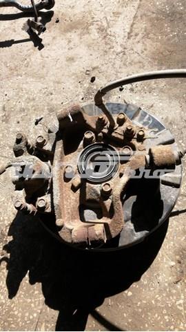 Цапфа поворотна права 430181LA0A NISSAN