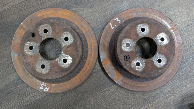 Задні дискові гальма 432068H701 NISSAN