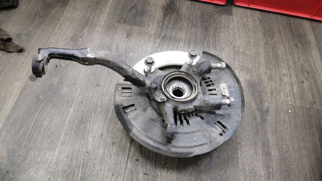 Маточина (передня) 43502KK010 TOYOTA
