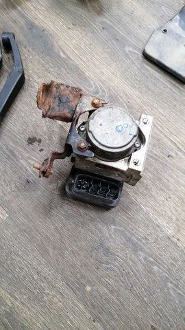 Блок АБС гідравлічний Toyota Hilux