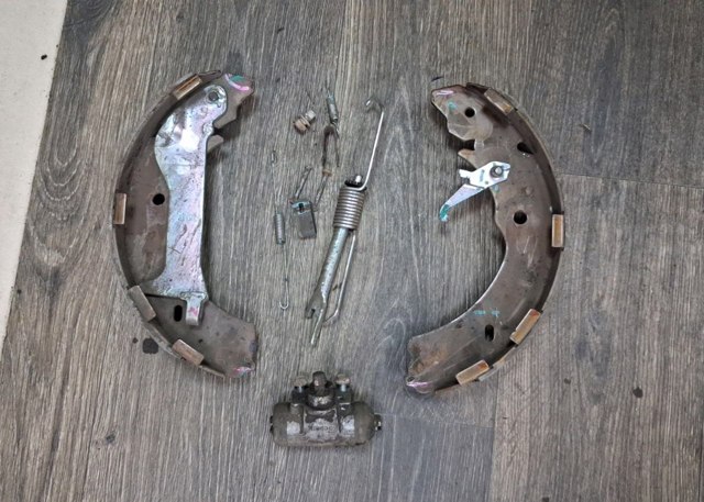Ремкомплект ручника 4600A136 MITSUBISHI