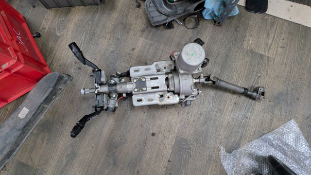 Колонка рульового управління 4621034043 SSANG YONG