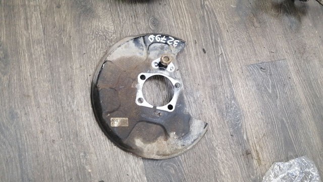 Захист гальмівного диска заднього, правого 4788178010 TOYOTA