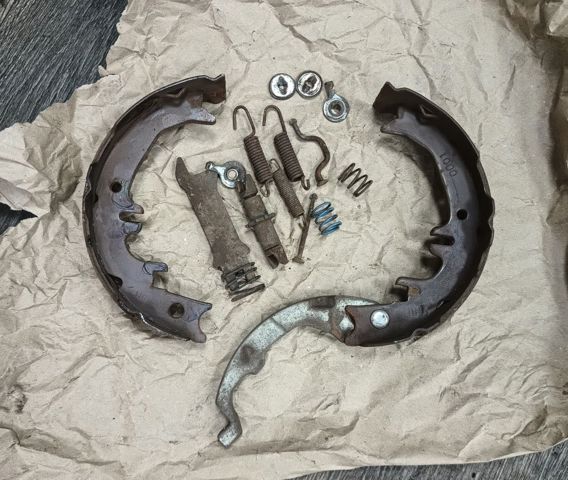 Гальмівні колодки ручника 4800A082 MITSUBISHI