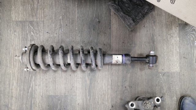Пружина передня, права 481310KL51 TOYOTA