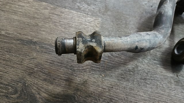 Втулка стабілізатора переднього, зовнішня 4884960040 TOYOTA