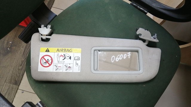 Козирок протисонячний 4G1857552C VAG