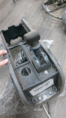 Кран стоянкового гальма 504062171 IVECO