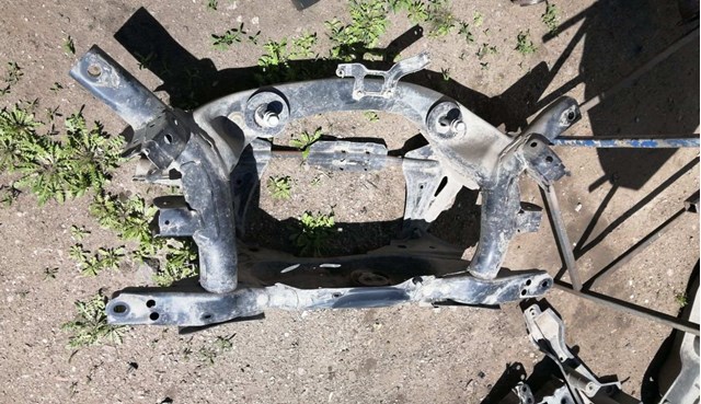 Балка задньої підвіски, підрамник 5120648060 TOYOTA