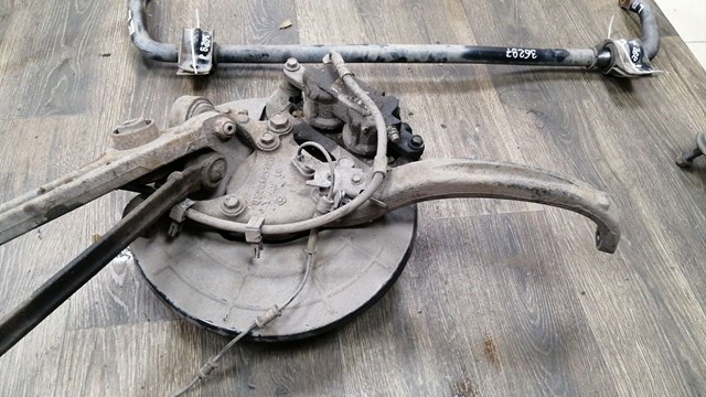 Підшипник в зборі з маточиною передній 5154262AA CHRYSLER