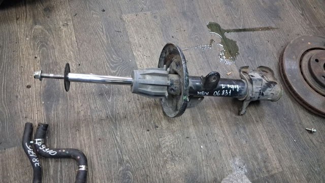 Ліва передня стійка 51606STXA56 HONDA