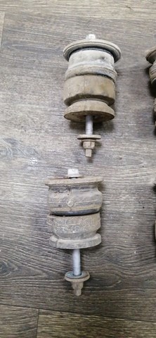Подушка рами (кріплення кузова) 5220360100 TOYOTA