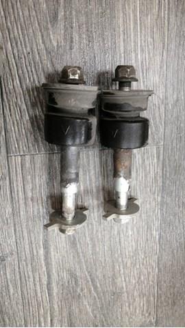 Болт подушки рами кузова 522170K010 TOYOTA