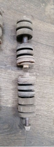 Болт подушки рами кузова 5221735180 TOYOTA