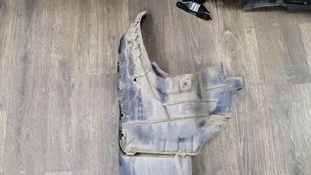 Кронштейн бампера заднього, лівий 5259248020 TOYOTA
