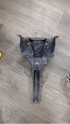 Навішування і упор капота 5320878010 TOYOTA