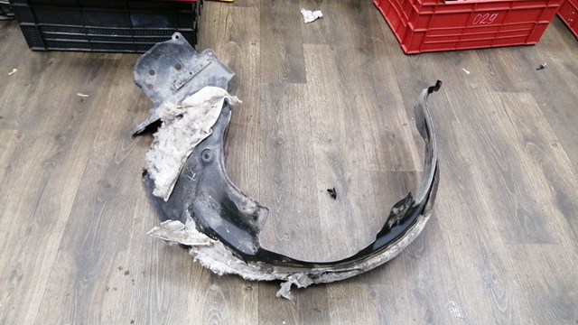Підкрилок передній лівий 538760R060 TOYOTA
