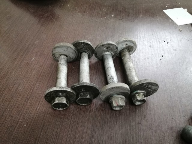 Болт переднього важеля, нижнього 54550W000P MITSUBISHI