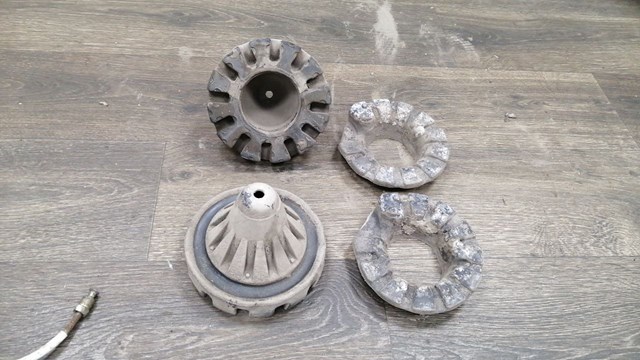 Проставка (гумове кільце) пружини задньої, верхня 55050AL500 NISSAN