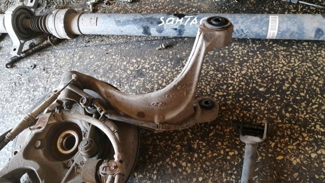 Важіль підвіски задній лівий 552302P000 HYUNDAI