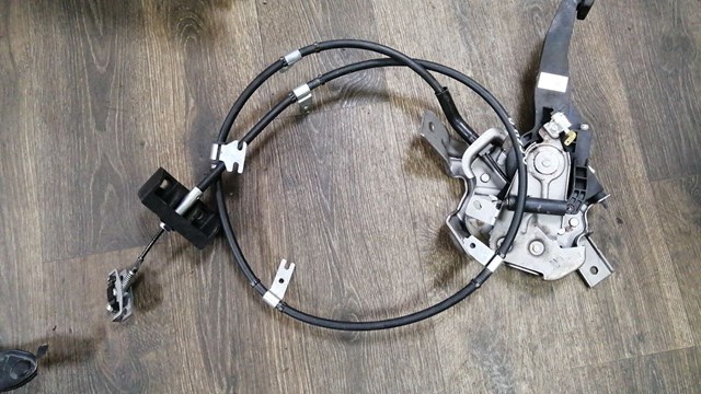 Трос ручного гальма передній 59750D9000 HYUNDAI