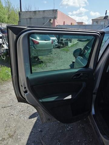 Скло задньої двері лівої 5L0845205B VAG