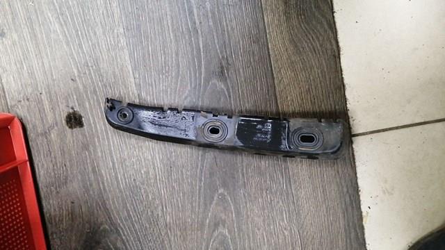 Напрямна заднього бампера, права 5L6807394 VAG