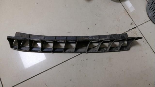 Кронштейн бампера заднього, правий 5L6807864 VAG