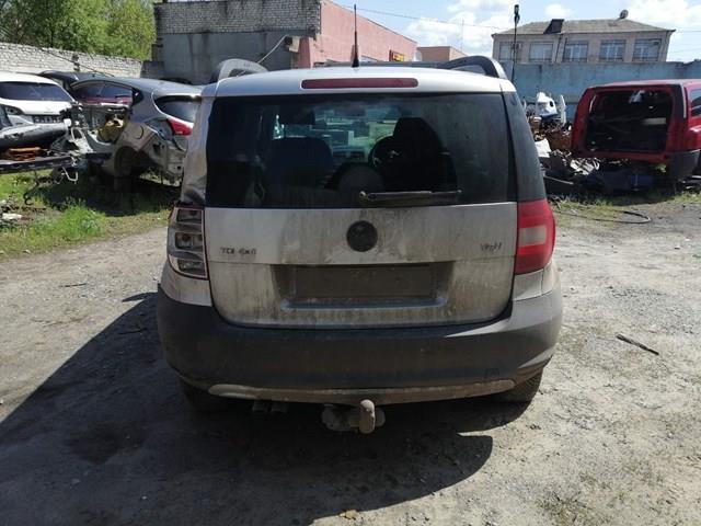 Задні двері багажника 5L6827025D VAG