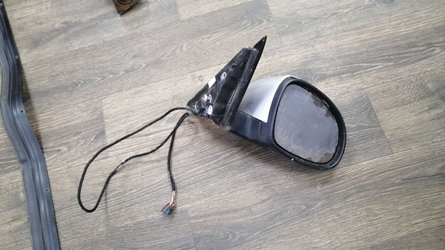 Накладка правого бокового дзеркала 5N0857538GRU VAG