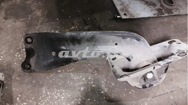 Важіль/тяга задньої підвіски подовжній нижній, лівий 5Q0505223D VAG