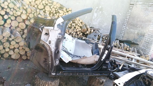 Стійка кузова передня, ліва 6113242180 TOYOTA
