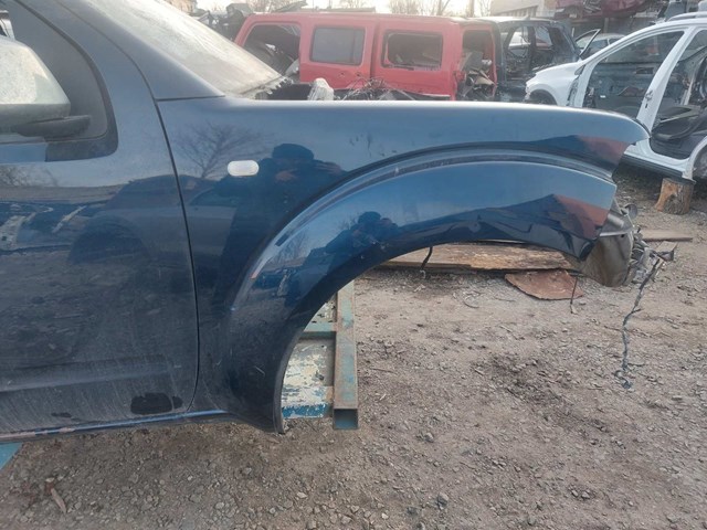 Переднє праве крило 63100EB330 NISSAN