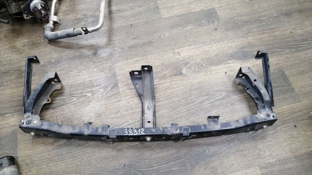 Кронштейн кріплення бампера переднього правий 6400G178 MITSUBISHI
