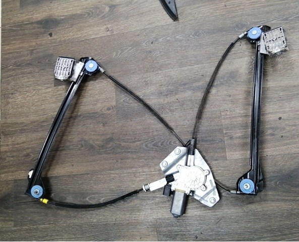 Склопідйомник з електродвигуном 68043885AA CHRYSLER