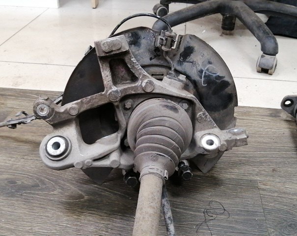 Цапфа поворотного кулака 68089313AB CHRYSLER