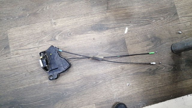 Замок водійських дверей 6904042241 TOYOTA