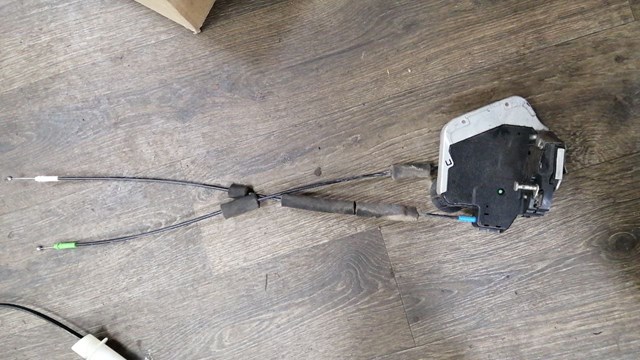 Замок задньої двері, лівої 6906060110 TOYOTA