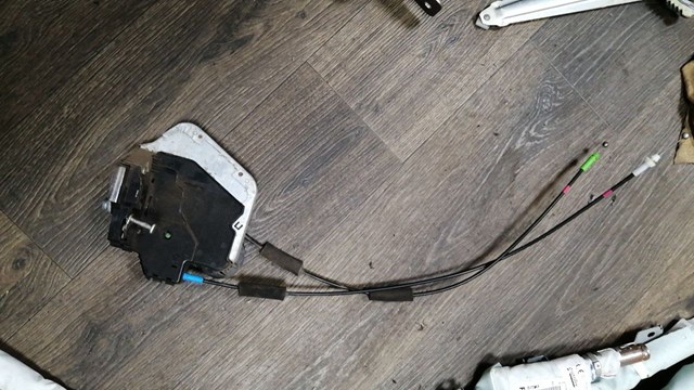 Трос/тяга відкривання замка дверей задньої 6973060040 TOYOTA