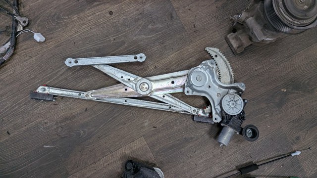 Склопідйомник (механізм переміщення скла) 698010K140 TOYOTA