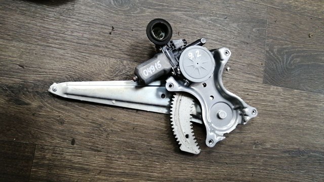 Склопідйомник задніх правих дверей 6980342050 TOYOTA