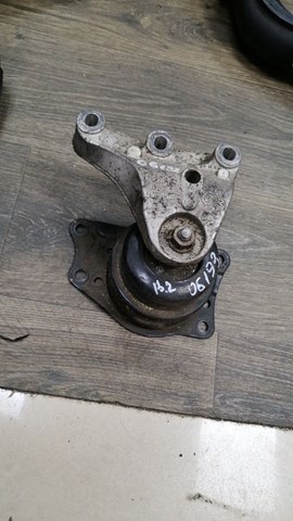 Права подушка двигуна 6R0199167AE VAG